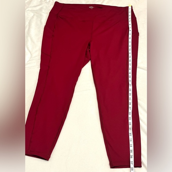 Torrid Active Women's Beautiful Deep Red Leggings with Pockets Size 3 / 3X - Picture 10 of 15